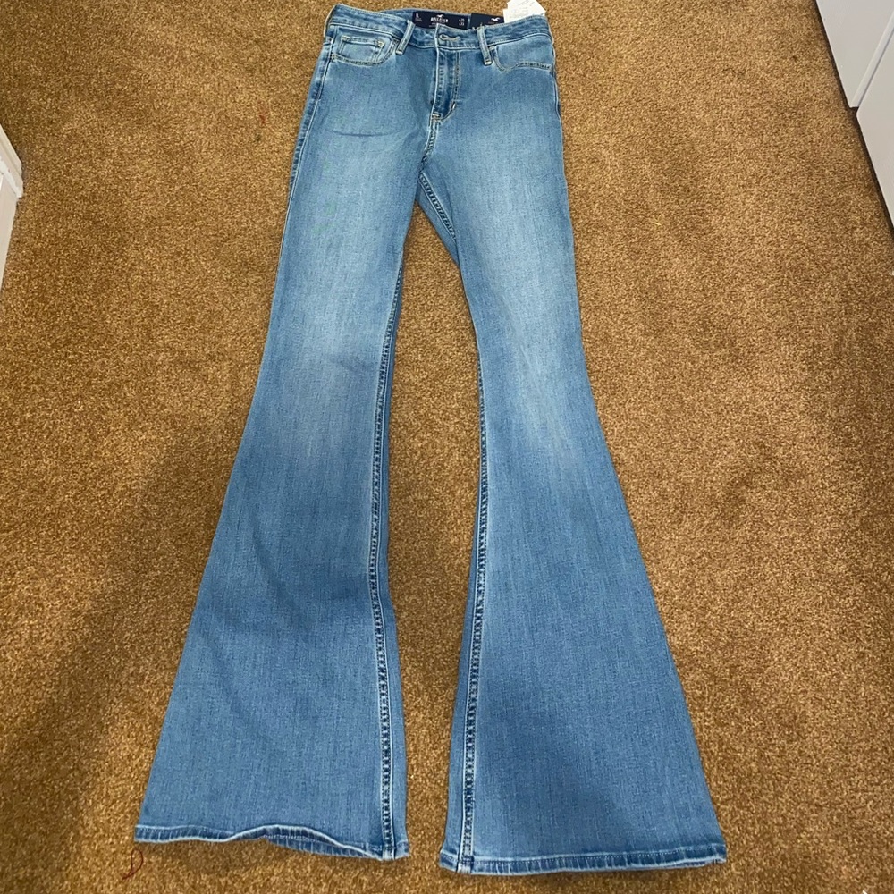 HOLLISTER HIGH RISE FLARE CASSIC STRETCH SIZE 1L